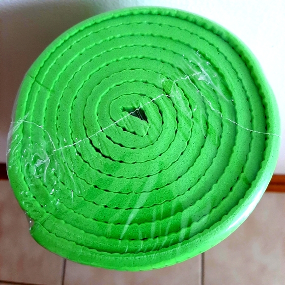 NEW Yoga Mat - Picture 2 of 3